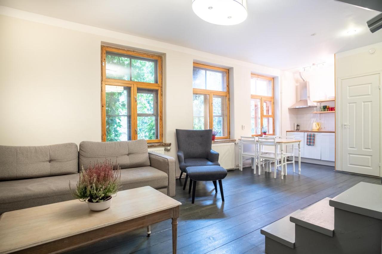 Dream Stay - Bright 2-Bedroom 2-Floor Old Town Apartment Таллінн Екстер'єр фото