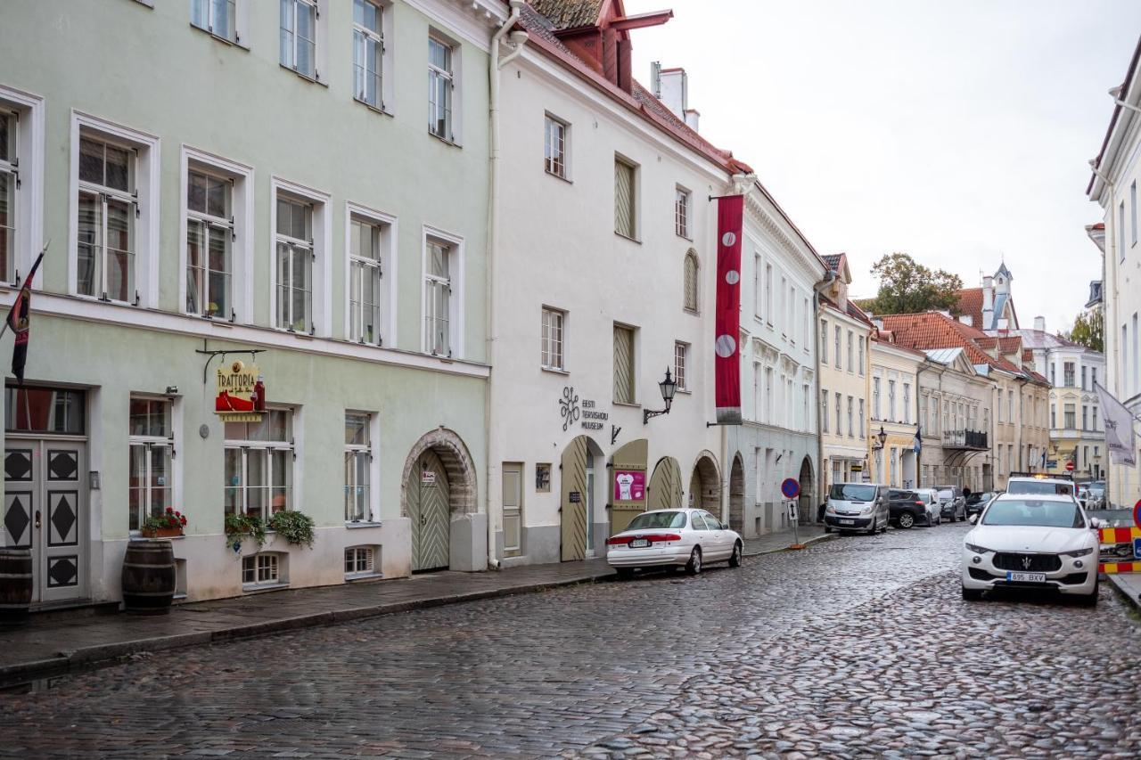 Dream Stay - Bright 2-Bedroom 2-Floor Old Town Apartment Таллінн Екстер'єр фото